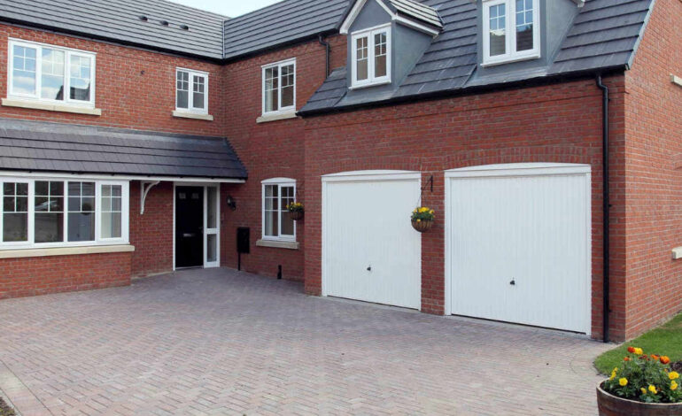 Enhancing Home Security and Aesthetics: The Importance of New Garage Doors in Guildford